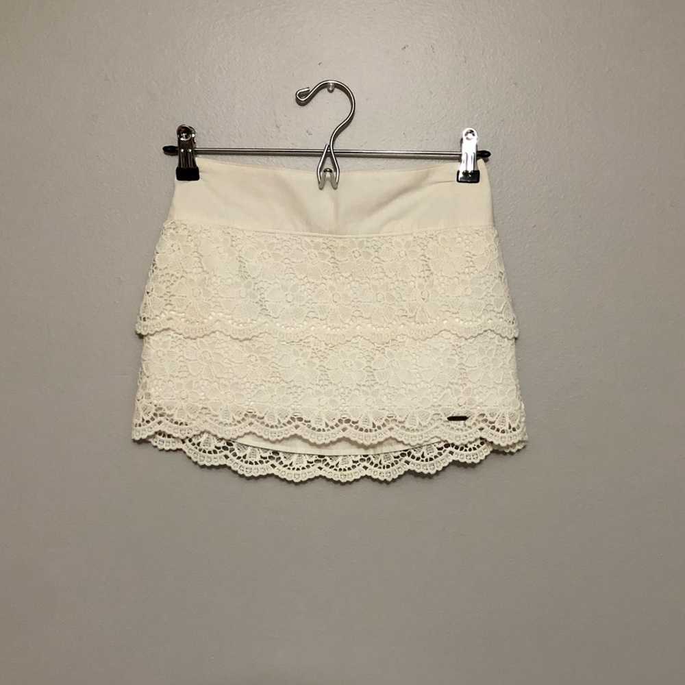 HOLLISTER laced mini skirt